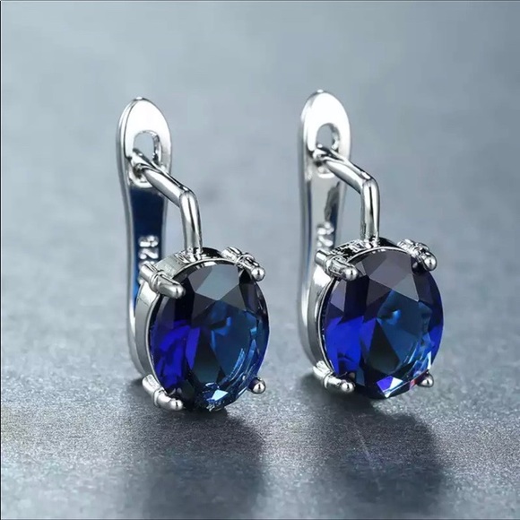 STUD 925 STERLING SILVER DIAMOND EARRINGS - Picture 3 of 3